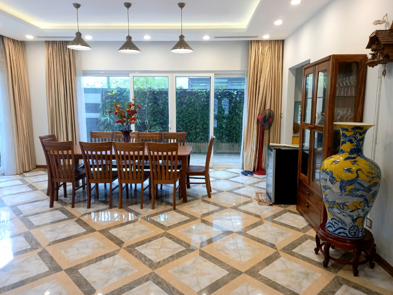 3 bedrooms villa in Ecopark for rent , fully furnished 3