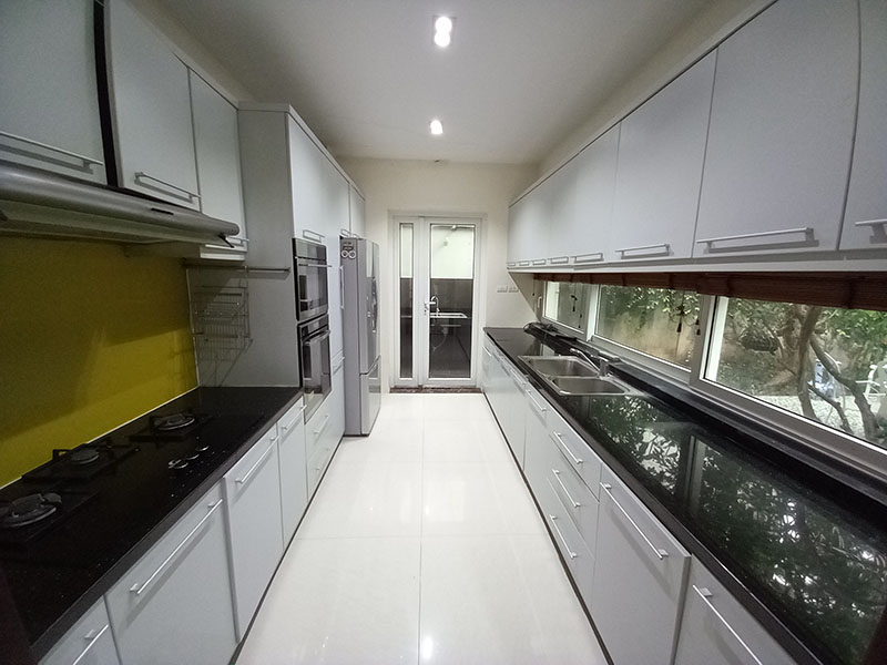 450sqm , 3 bedrooms fully furnished villa in Vuon Mai 8