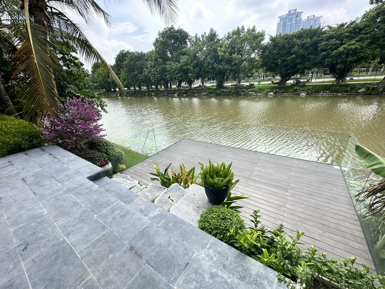 480sqm Island villa with swimming pool and garden 2