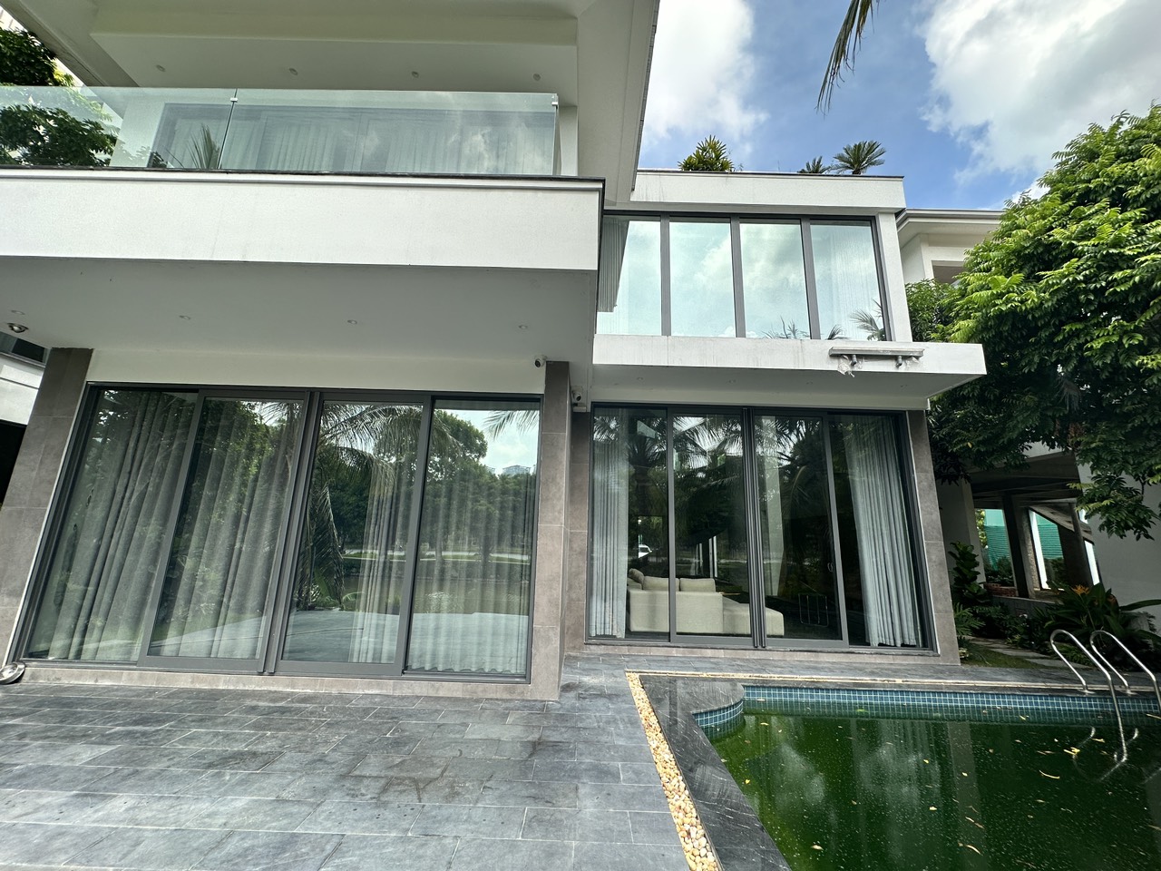 480sqm Island villa with swimming pool and garden 3