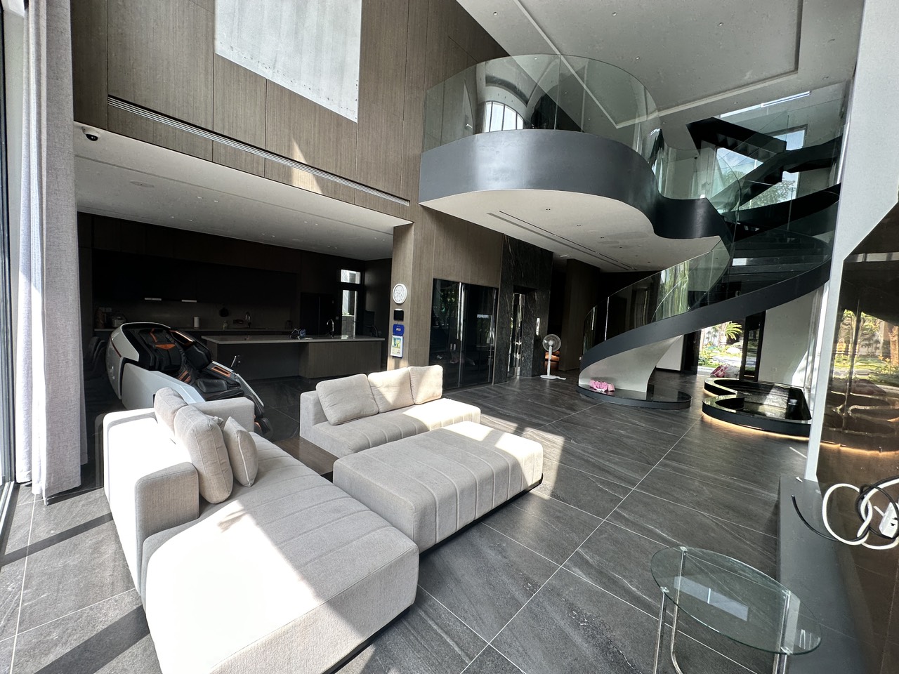 480sqm Island villa with swimming pool and garden 6