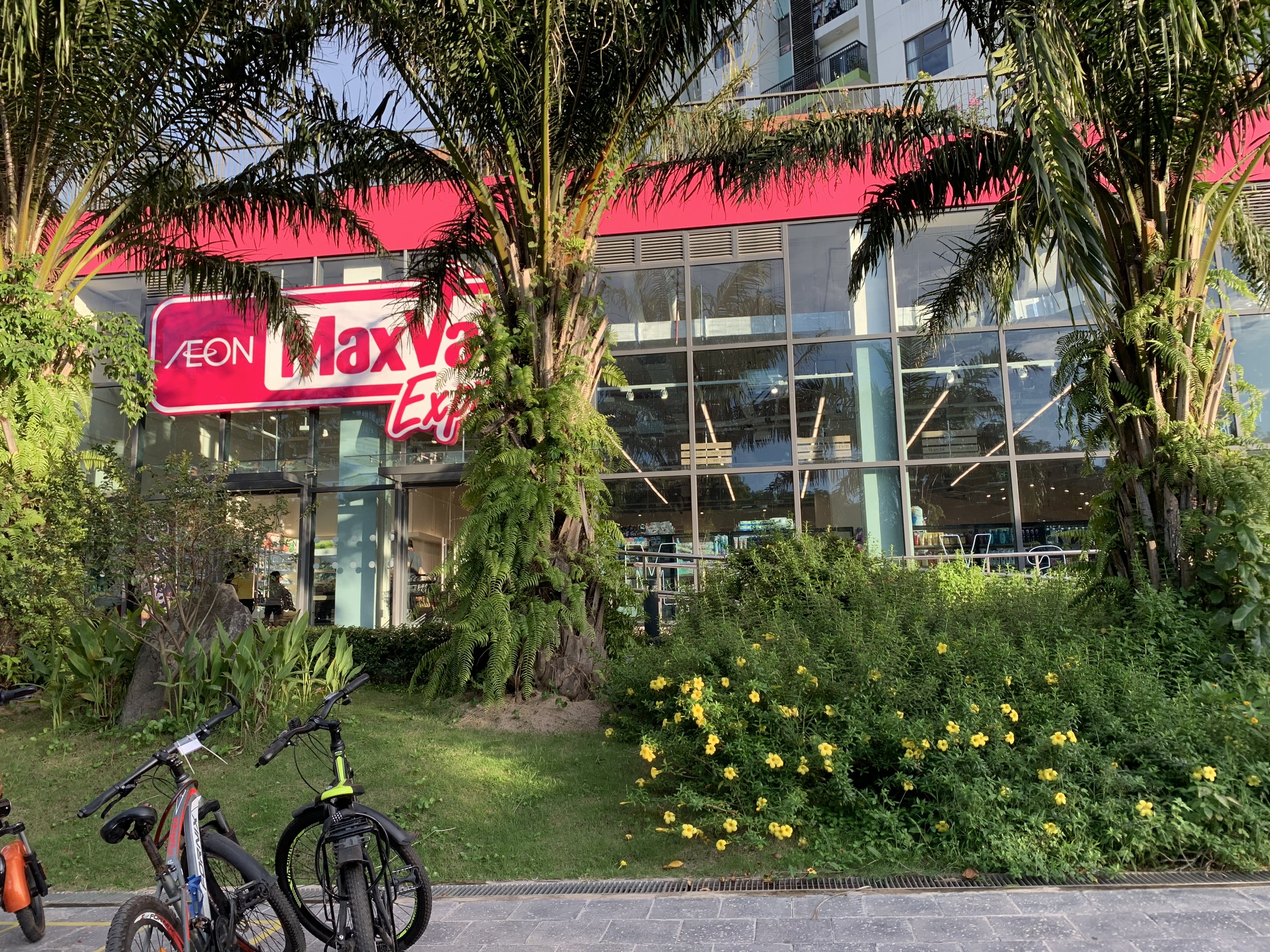 bán căn hộ 73m2,2pn,đủ đồ ở tòa lake2 khu Aquabay ecopark 8