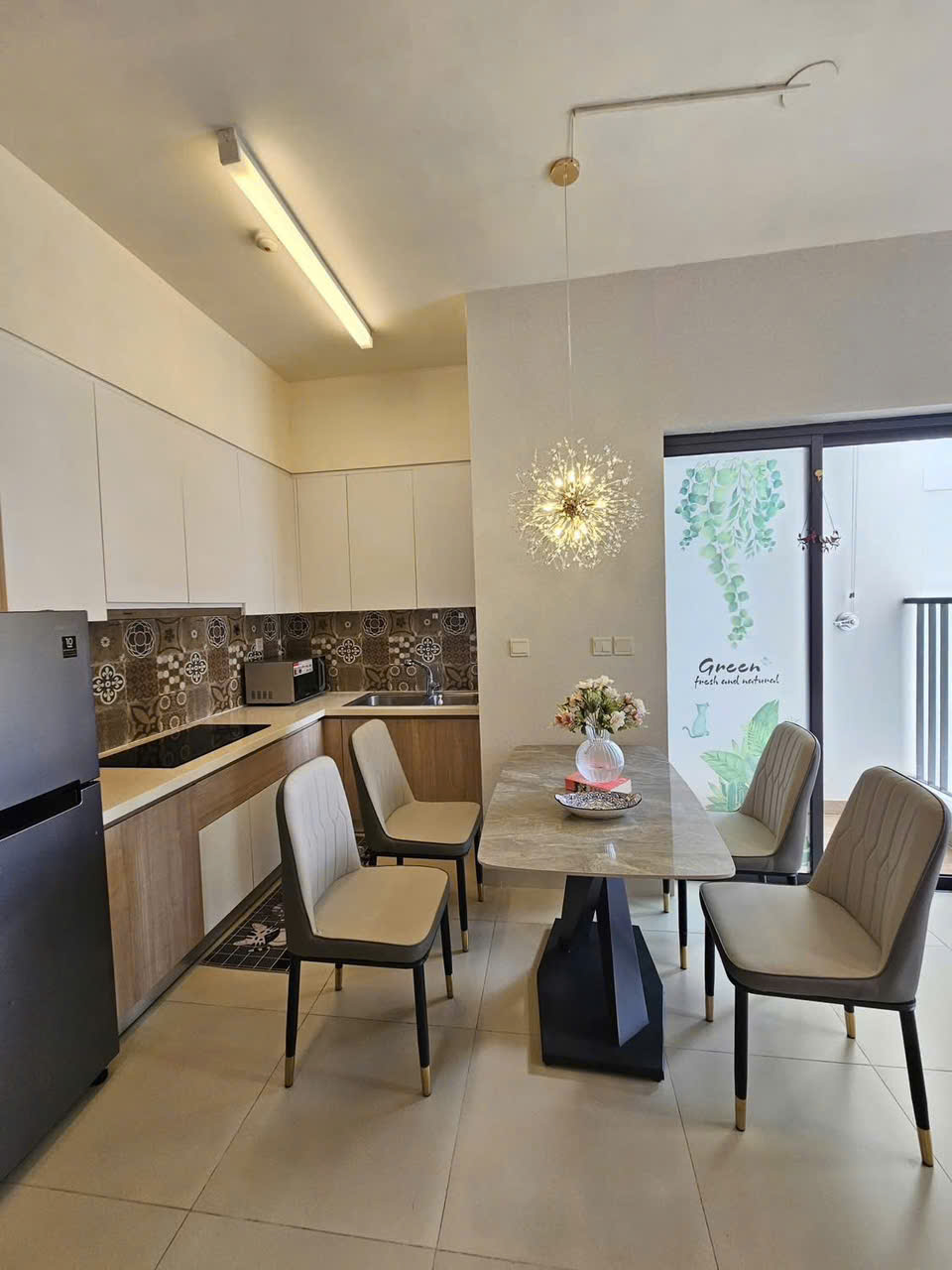 Bán căn hộ tòa sky 3 1pn + phòng đa năng , đủ nội thất , hướng TB . Giá 3.160 tỷ bao phí 4