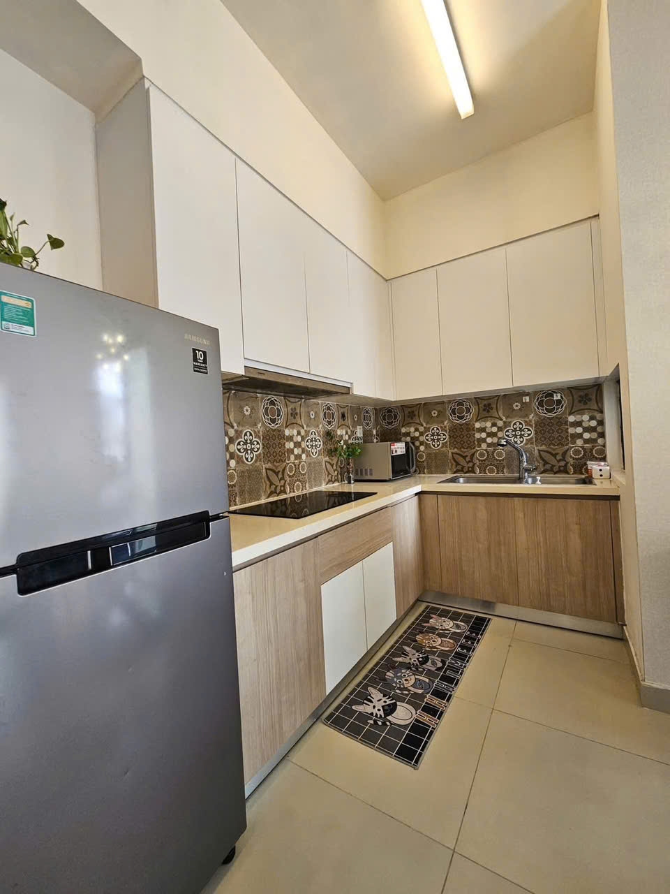 Bán căn hộ tòa sky 3 1pn + phòng đa năng , đủ nội thất , hướng TB . Giá 3.160 tỷ bao phí 5