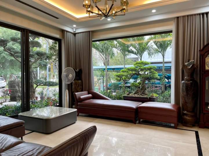 Beautiful 4 bedrooms furnished villa in Mimosa 10