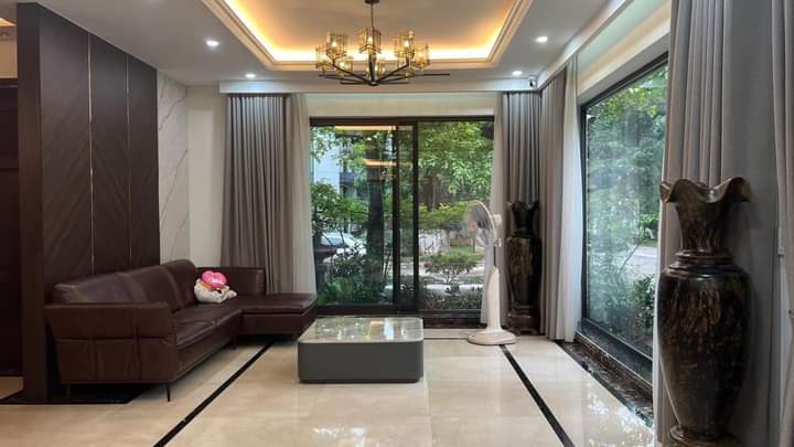 Beautiful 4 bedrooms furnished villa in Mimosa 13