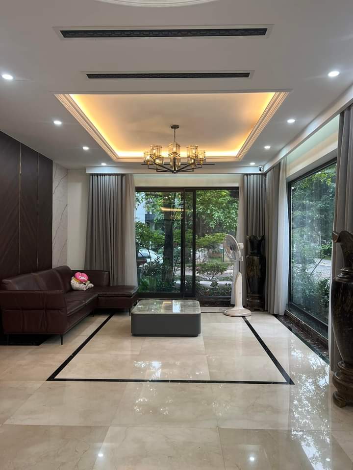 Beautiful 4 bedrooms furnished villa in Mimosa 9