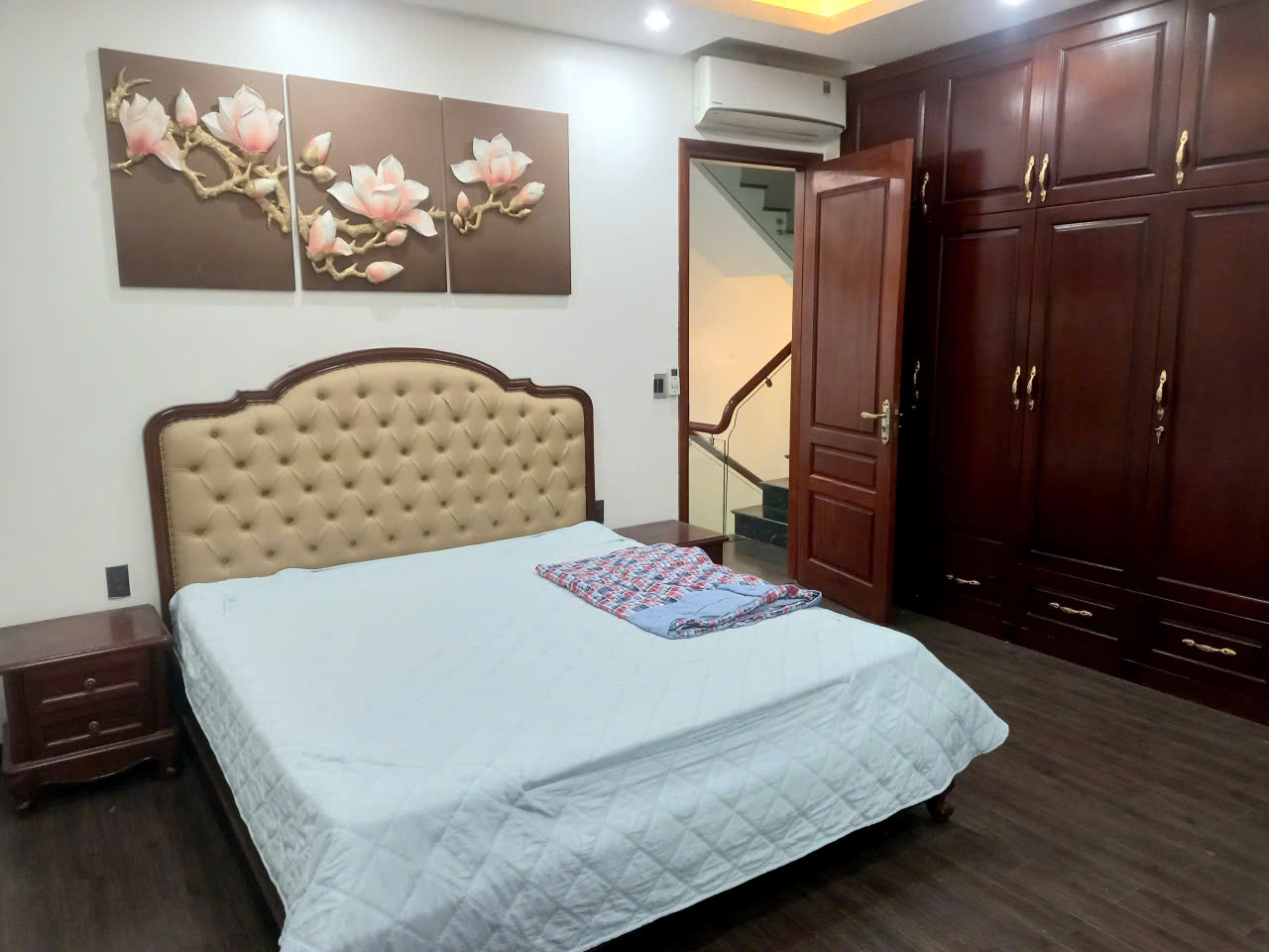 Biệt thự có sân vườn, 4 phòng ngủ, đủ đồ bên khu Marina Ecopark cho thuê 6