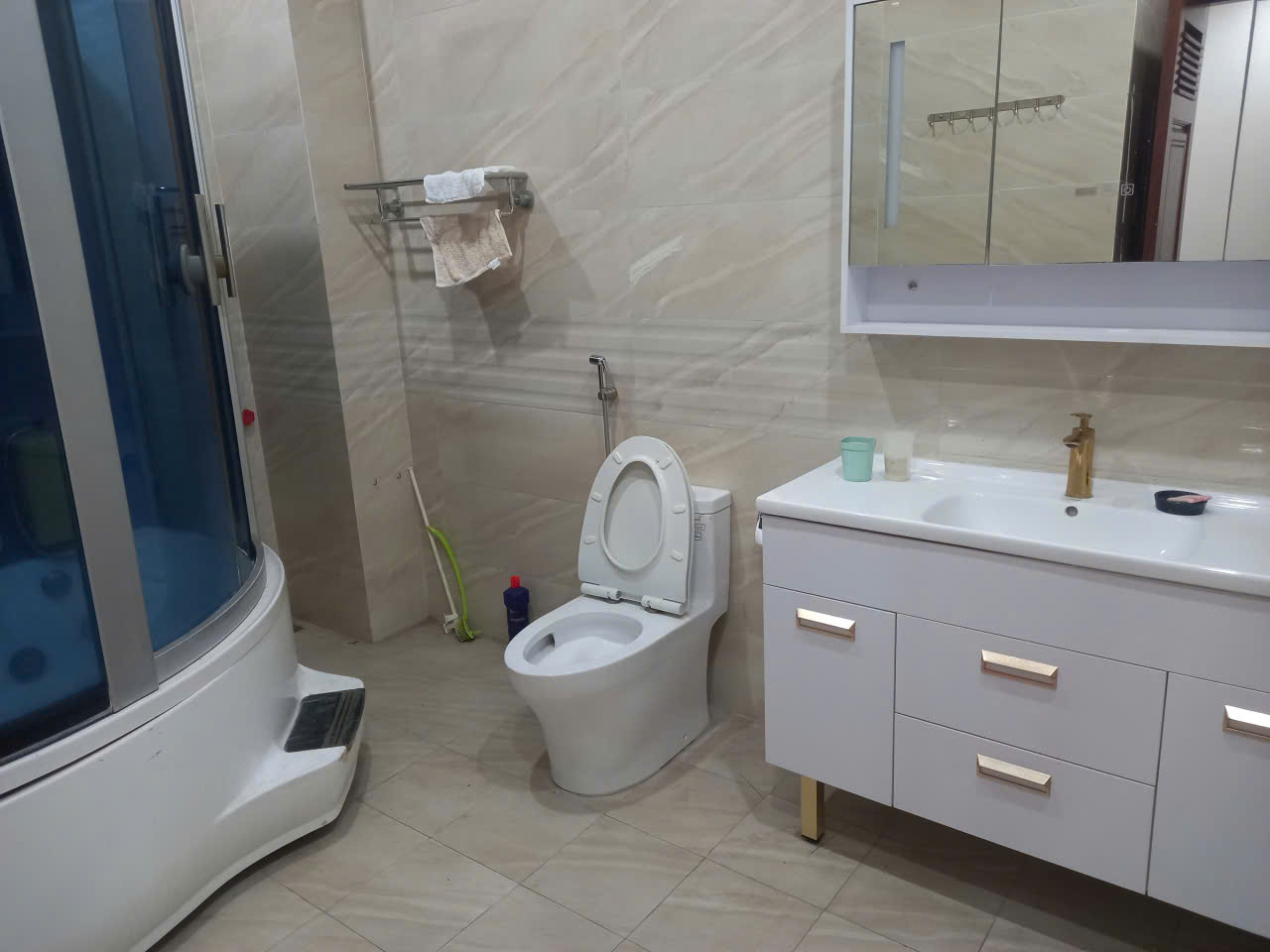 Biệt thự có sân vườn, 4 phòng ngủ, đủ đồ bên khu Marina Ecopark cho thuê 7