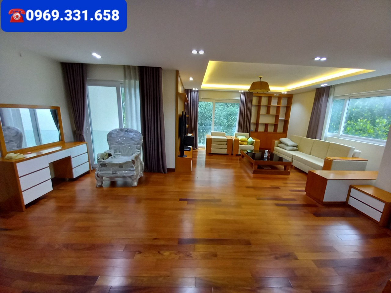 Biệt thự đơn lập sân vườn rộng 3 phòng ngủ, đầy đủ đồ bên Ecopark cho thuê 2
