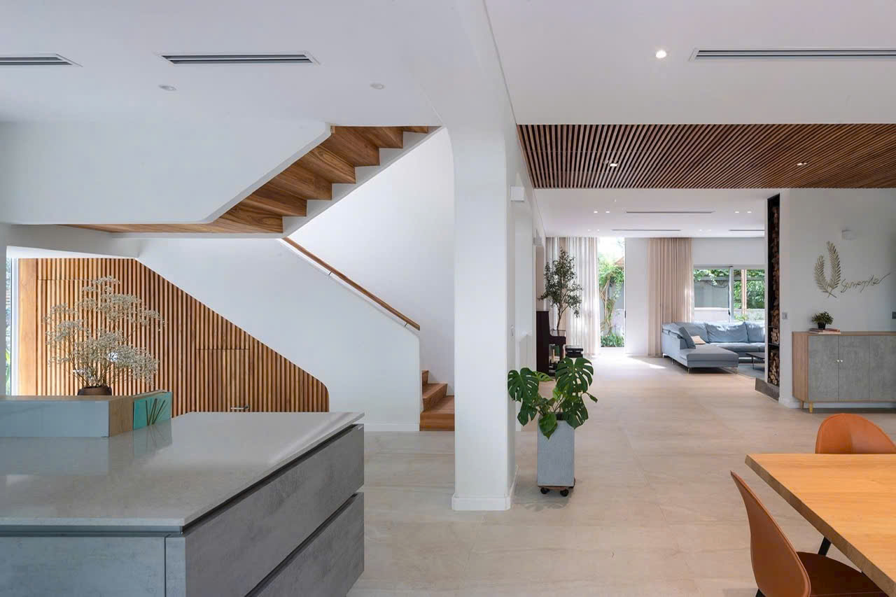 Biệt thự đơn lập sân vườn rộng, full nội thất đẹp bên Vườn tùng Ecopark cần bán 1