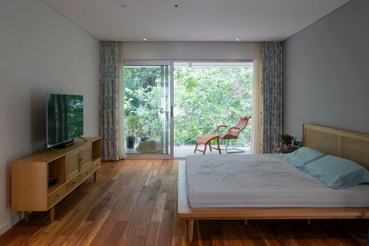 Biệt thự đơn lập sân vườn rộng, full nội thất đẹp bên Vườn tùng Ecopark cần bán 4