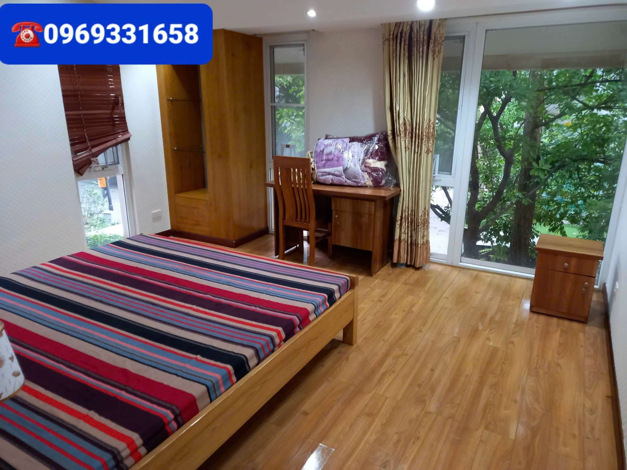 Biệt thự song lập 3 phòng ngủ, đủ đồ giá tốt bên Vườn Tùng Ecopark cần cho thuê 4