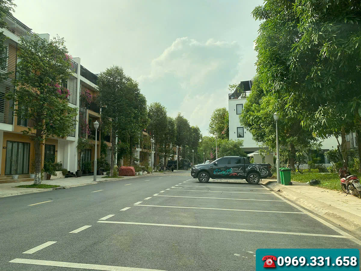 Cần bán căn liền kề 75m2, full đồ bên khu Park river Ecopark 8