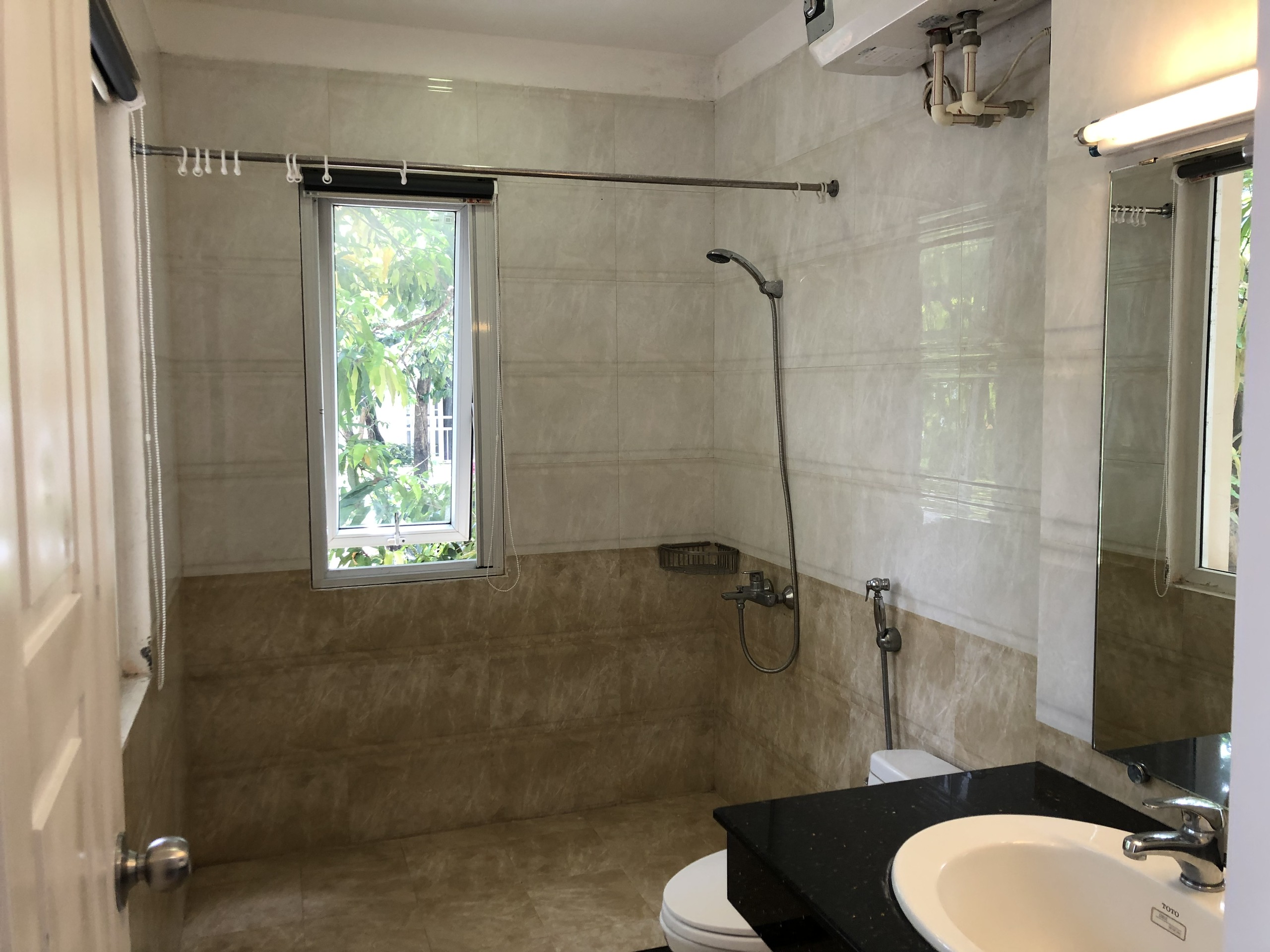 Cần cho thuê căn Biệt Thự song lập 168m2, 3 phòng ngủ, đủ đồ bên Vườn Tùng Ecopark 6