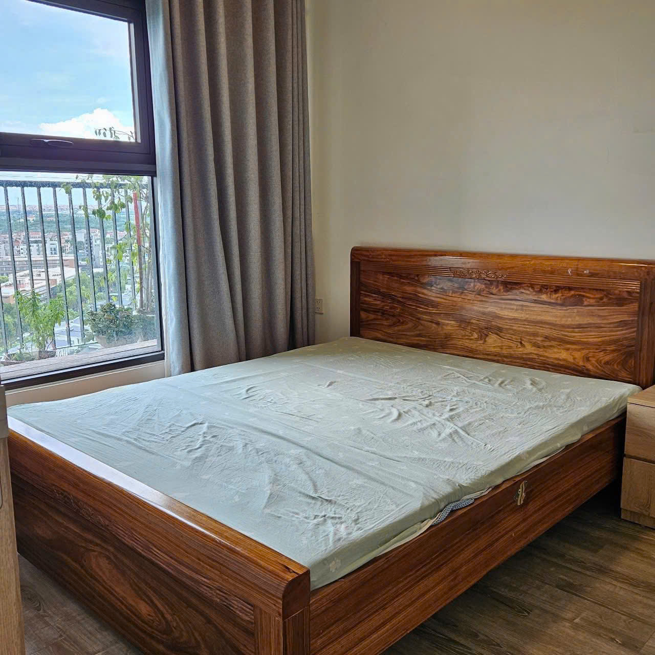 Căn hộ 2 phòng ngủ, full đồ bên tòa Lake 2 Ecopark cho thuê 4