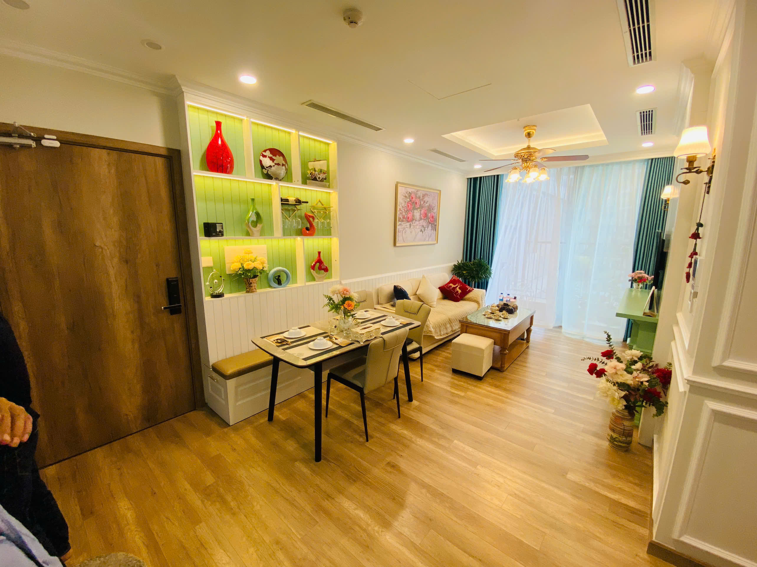 căn hộ 2 phòng ngủ giá tốt tòa R1 Onsen Ecopark cho thuê 1