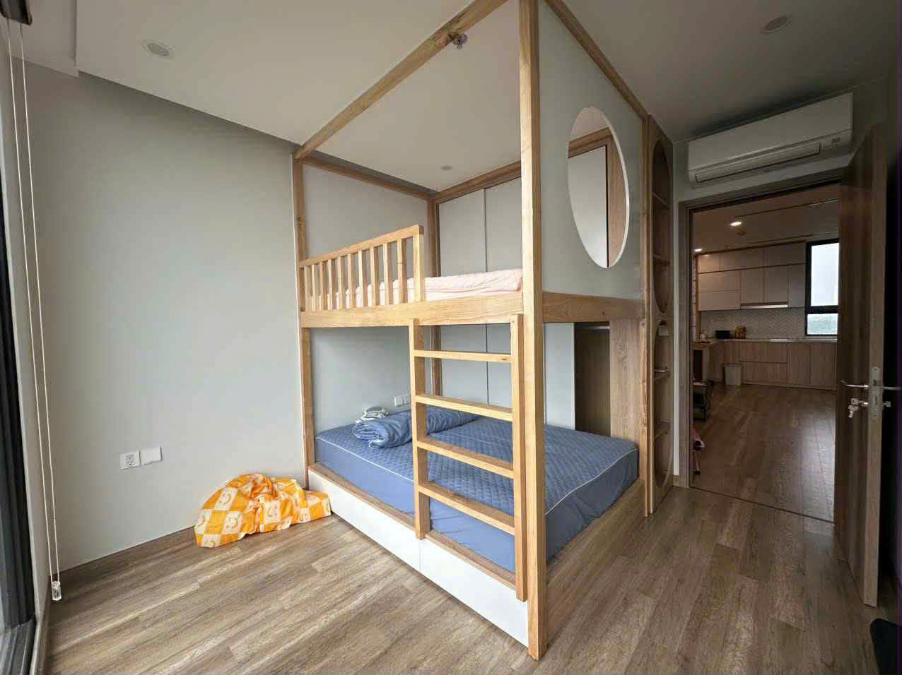 Căn hộ 3 phòng ngủ, đủ đồ thiết kế theo phong cách nhật bên tòa R2 Onsen Ecopark cho thuê 10