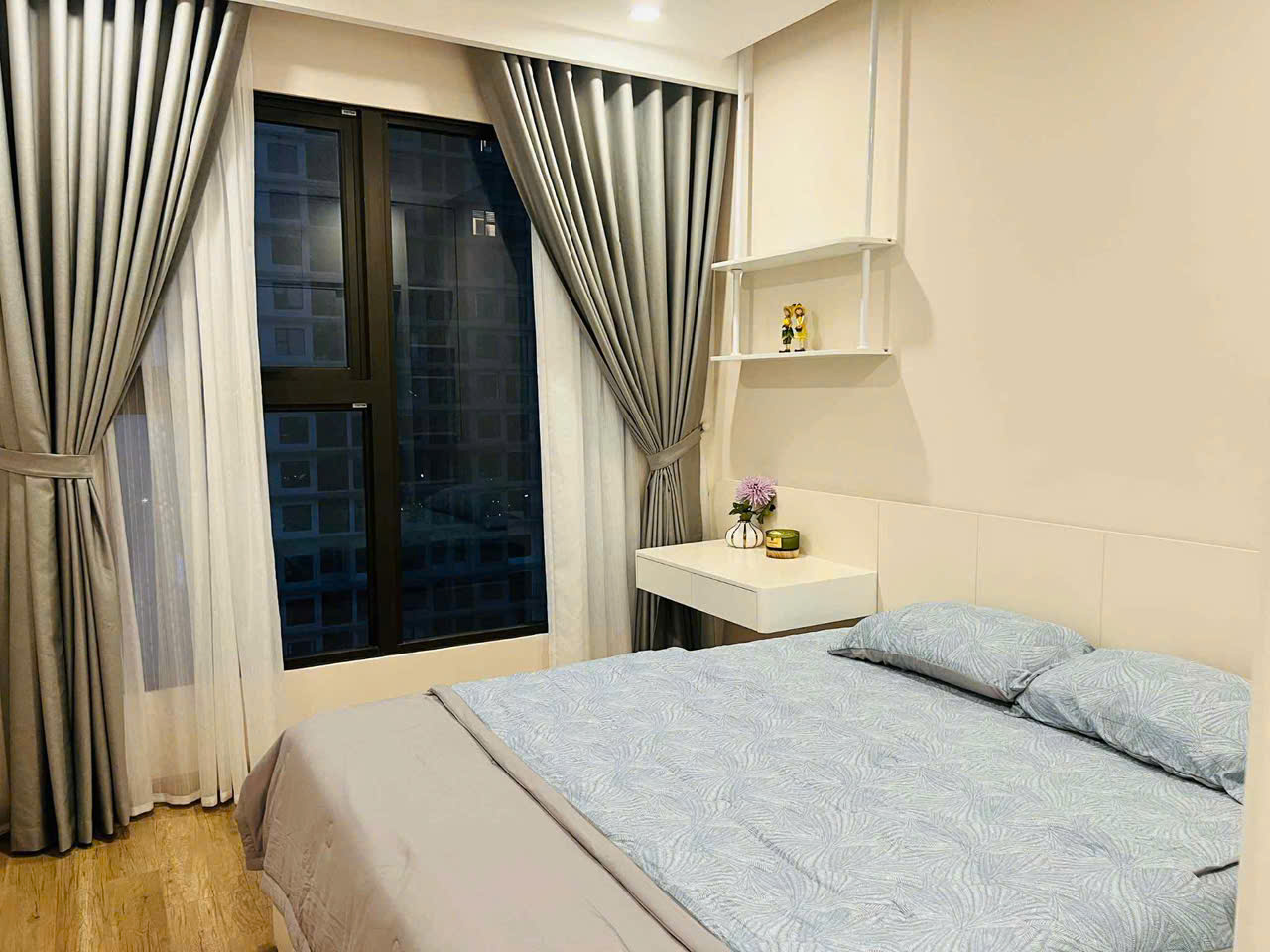 Căn hộ 3 phòng ngủ,full đồ tầng cao bên tòa Haven Park Ecopark cần cho thuê 4