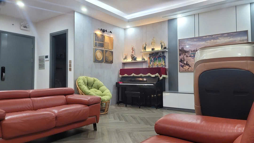 Căn hô Penhouse 200m2,full nội thất cao cấp bên tòa Sky 2 Ecopark cần bán 4