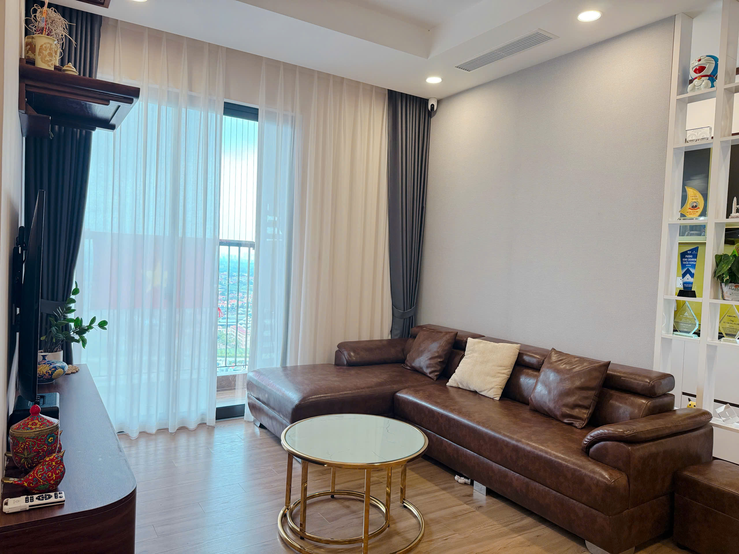 Căn hộ tầng cao 3 phòng ngủ, đầy đủ đồ bên tòa SP Skyoasis Ecopark cho thuê 2
