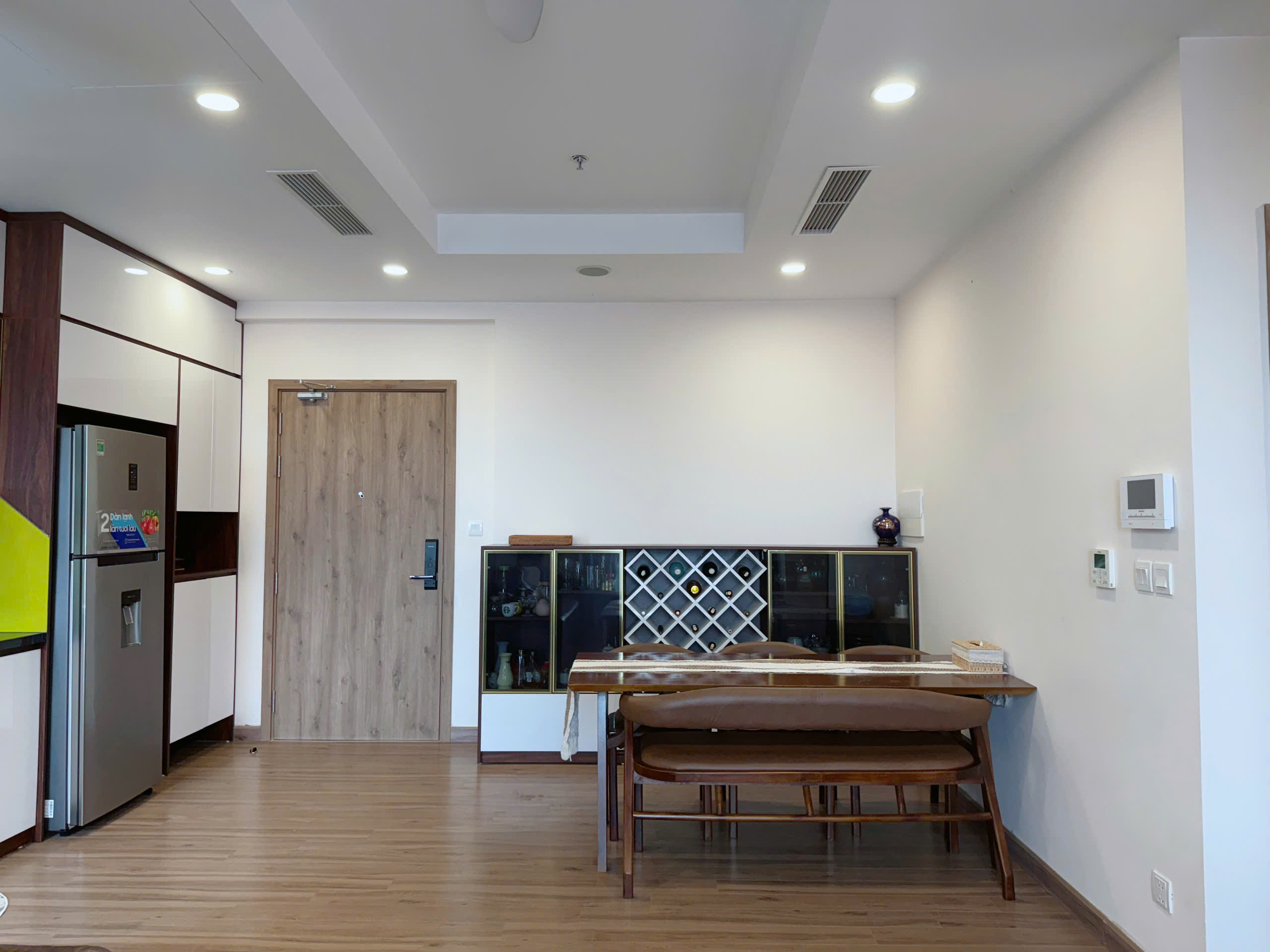 Căn hộ tầng cao 3 phòng ngủ, đầy đủ đồ bên tòa SP Skyoasis Ecopark cho thuê 3