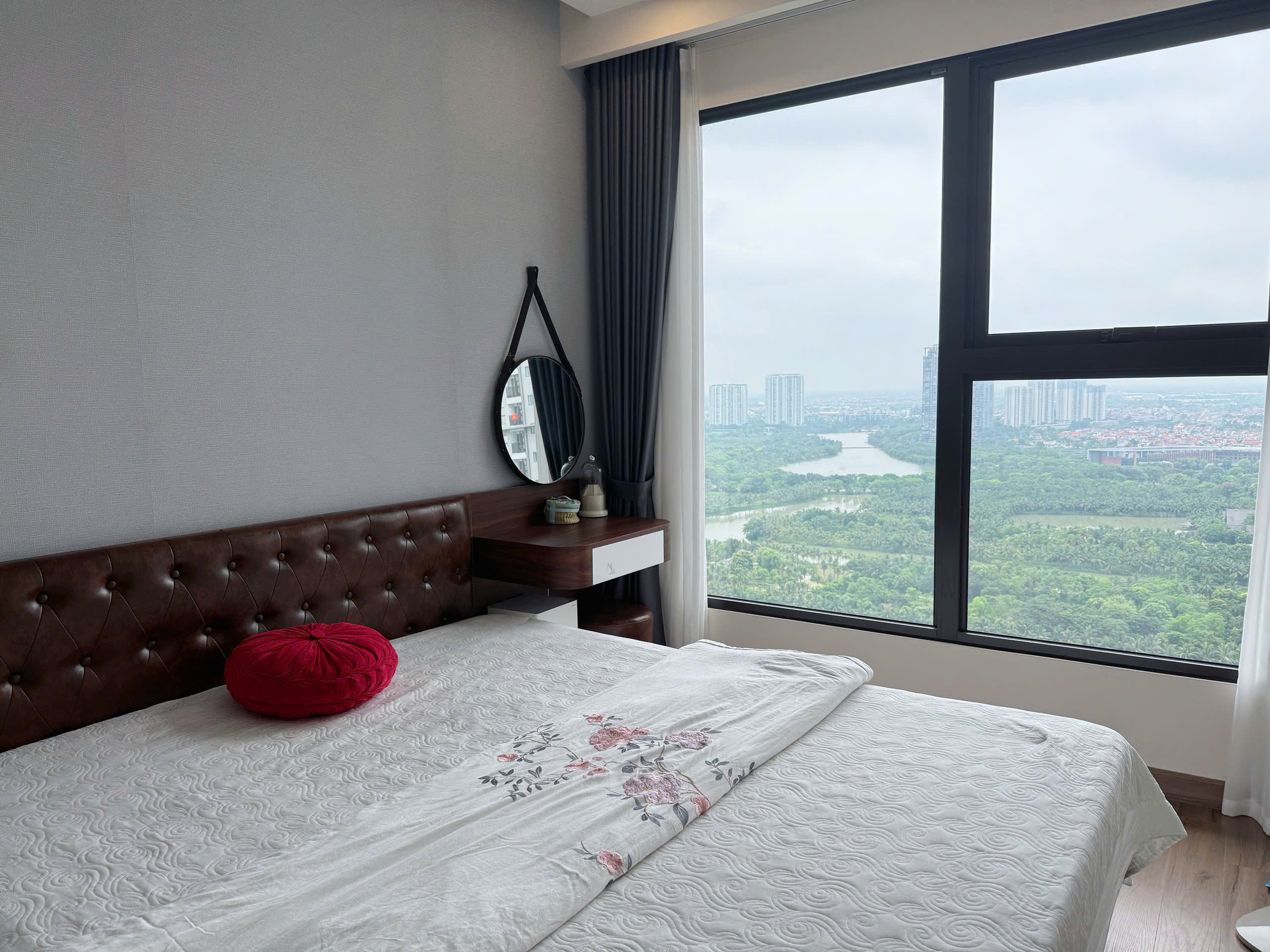 Căn hộ tầng cao 3 phòng ngủ, đầy đủ đồ bên tòa SP Skyoasis Ecopark cho thuê 4