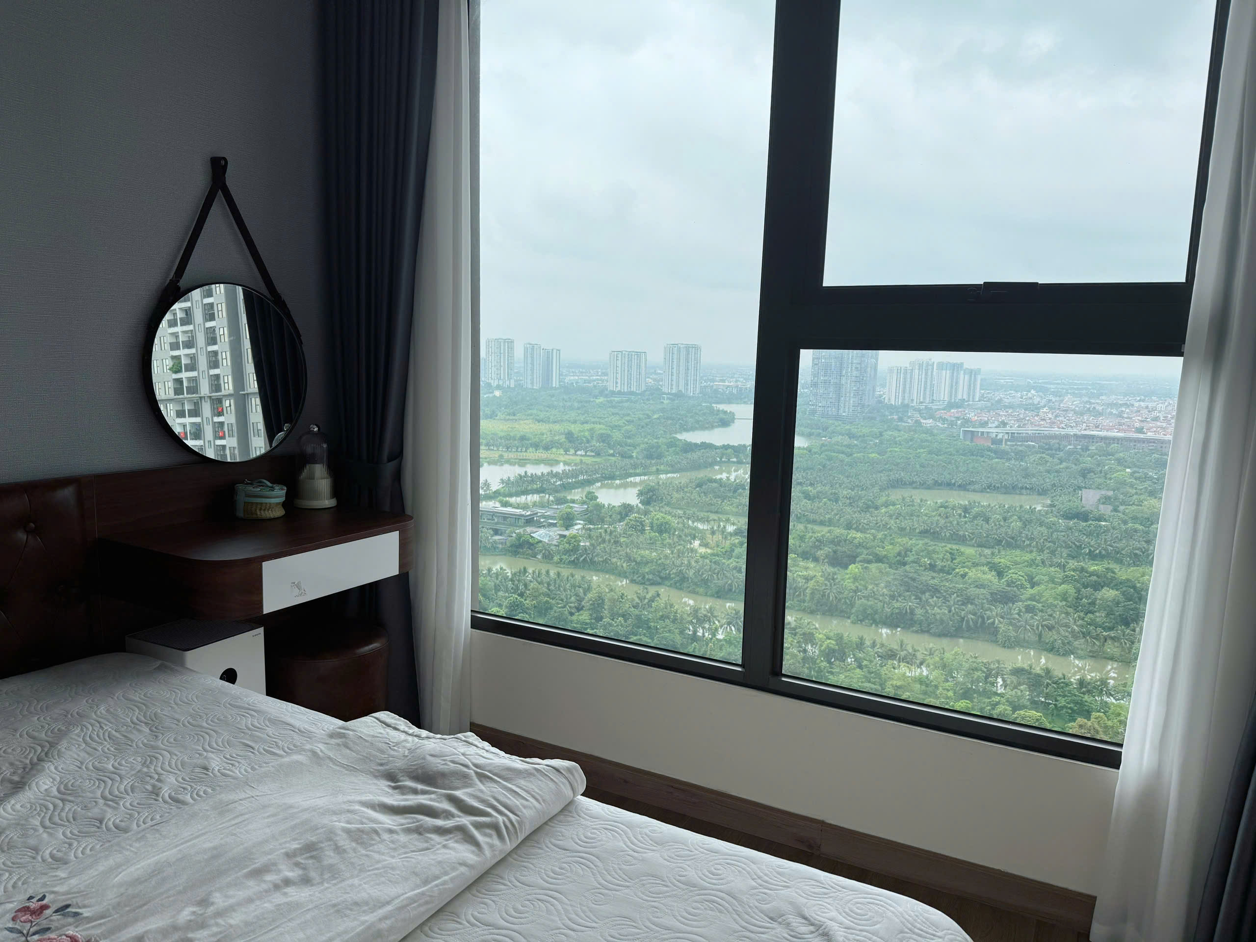 Căn hộ tầng cao 3 phòng ngủ, đầy đủ đồ bên tòa SP Skyoasis Ecopark cho thuê 5