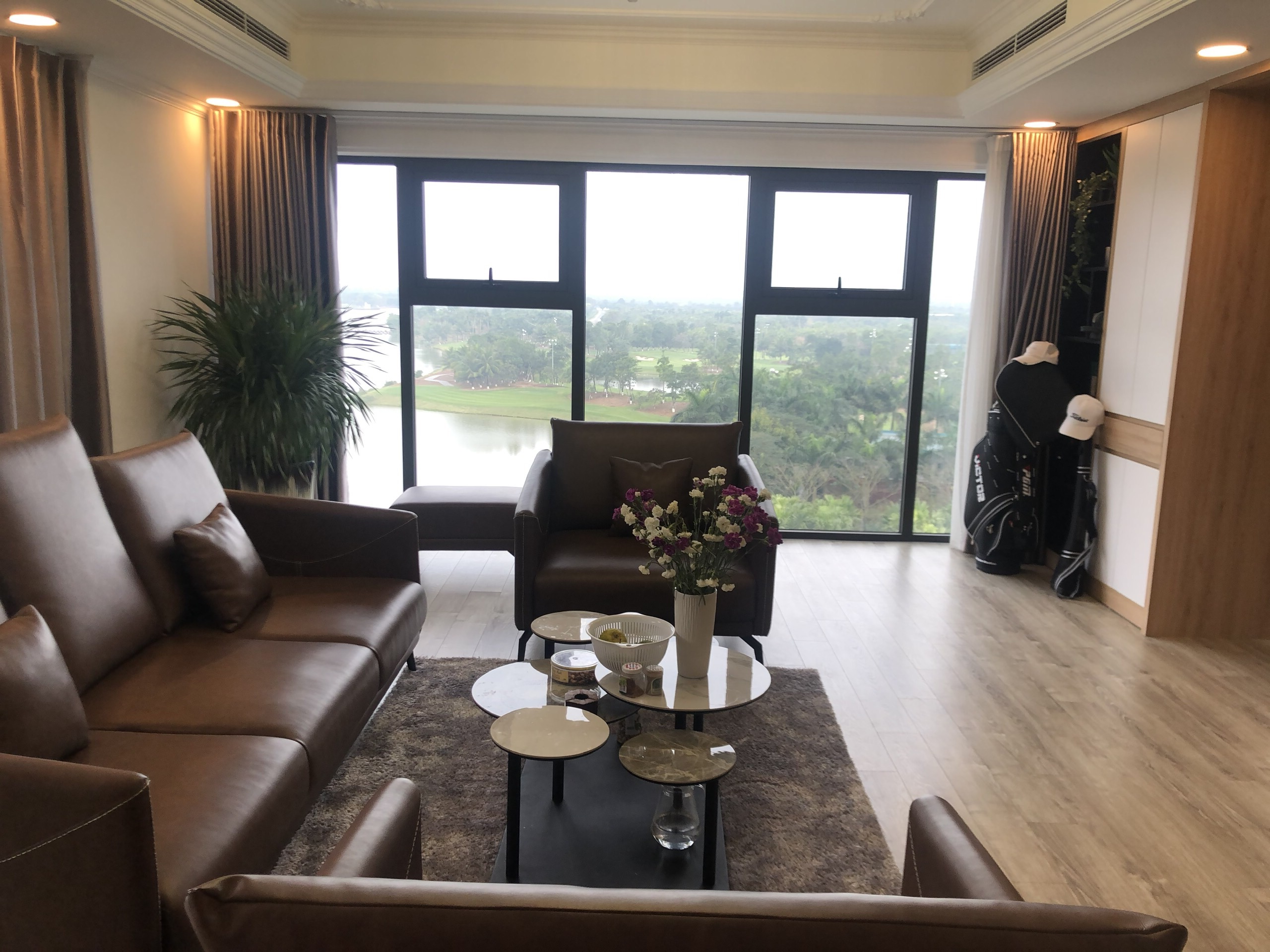 Charming 3 bedrooms apartment in Lake 1 with golf view 1