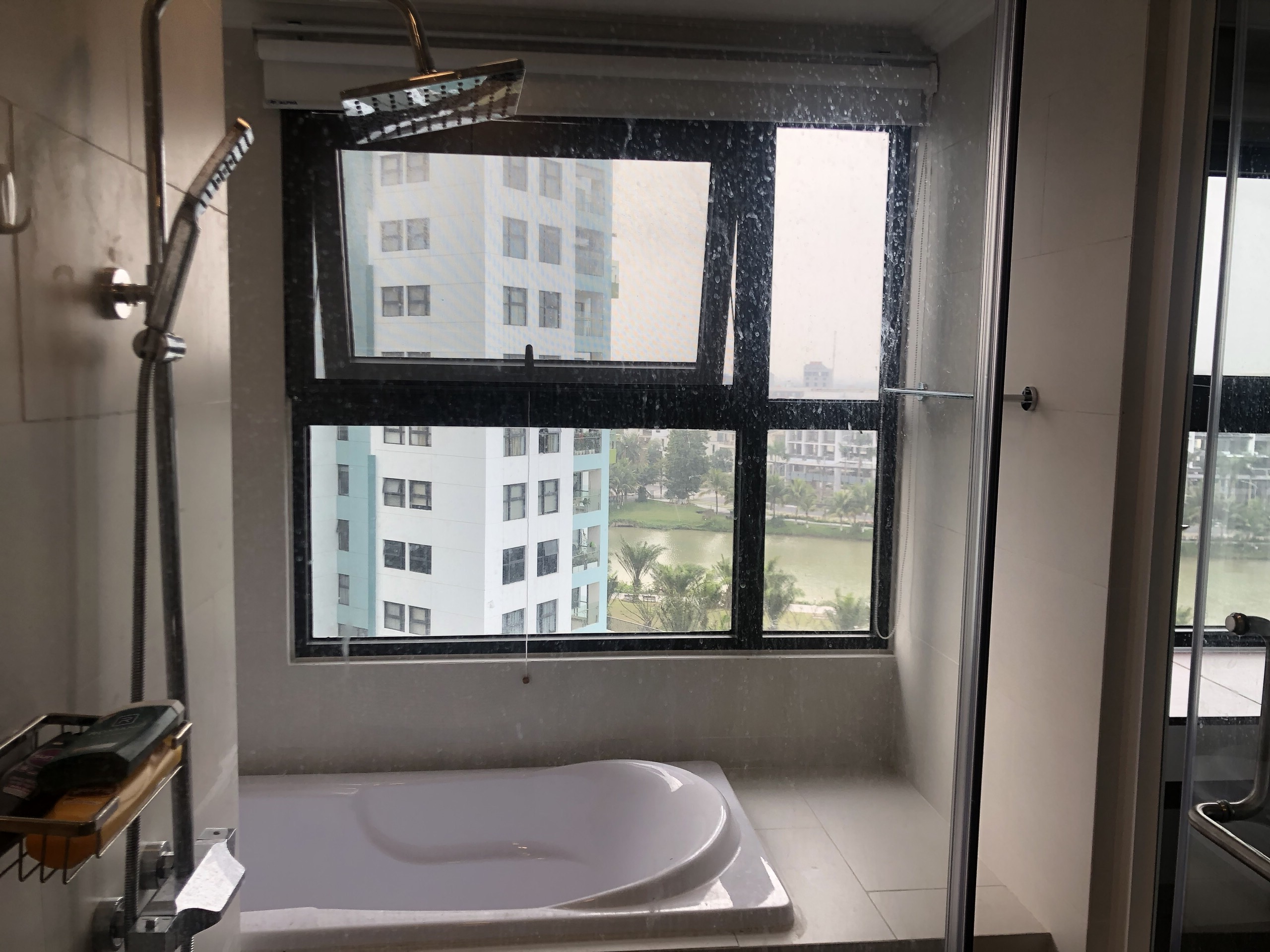 Charming 3 bedrooms apartment in Lake 1 with golf view 11