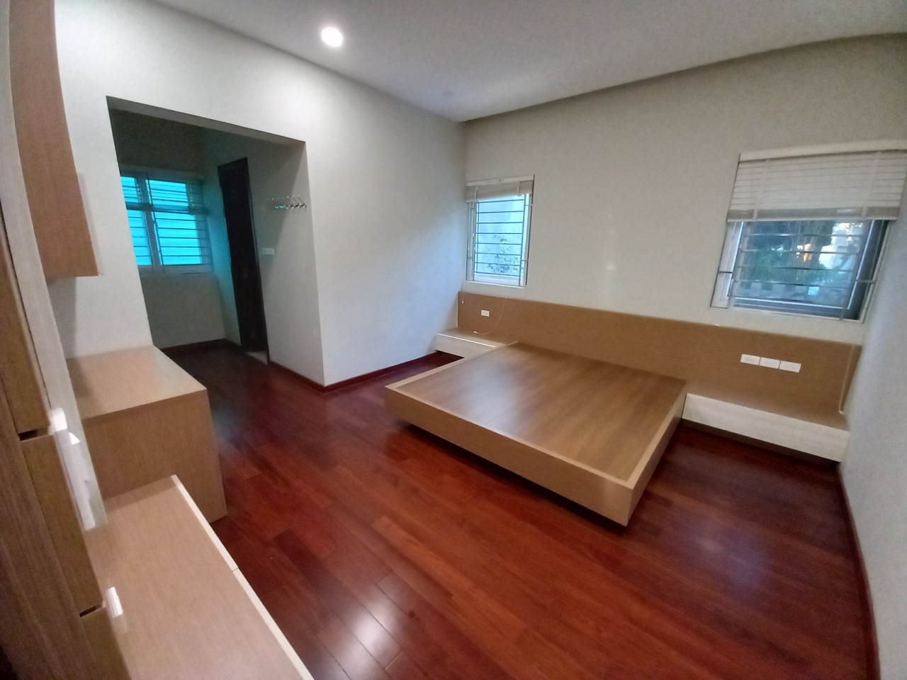 CHO THUÊ BIỆT THỰ SÂN VƯỜN 360M2 BÊN VƯỜN TÙNG ECOPARK, HƯNG YÊN 4