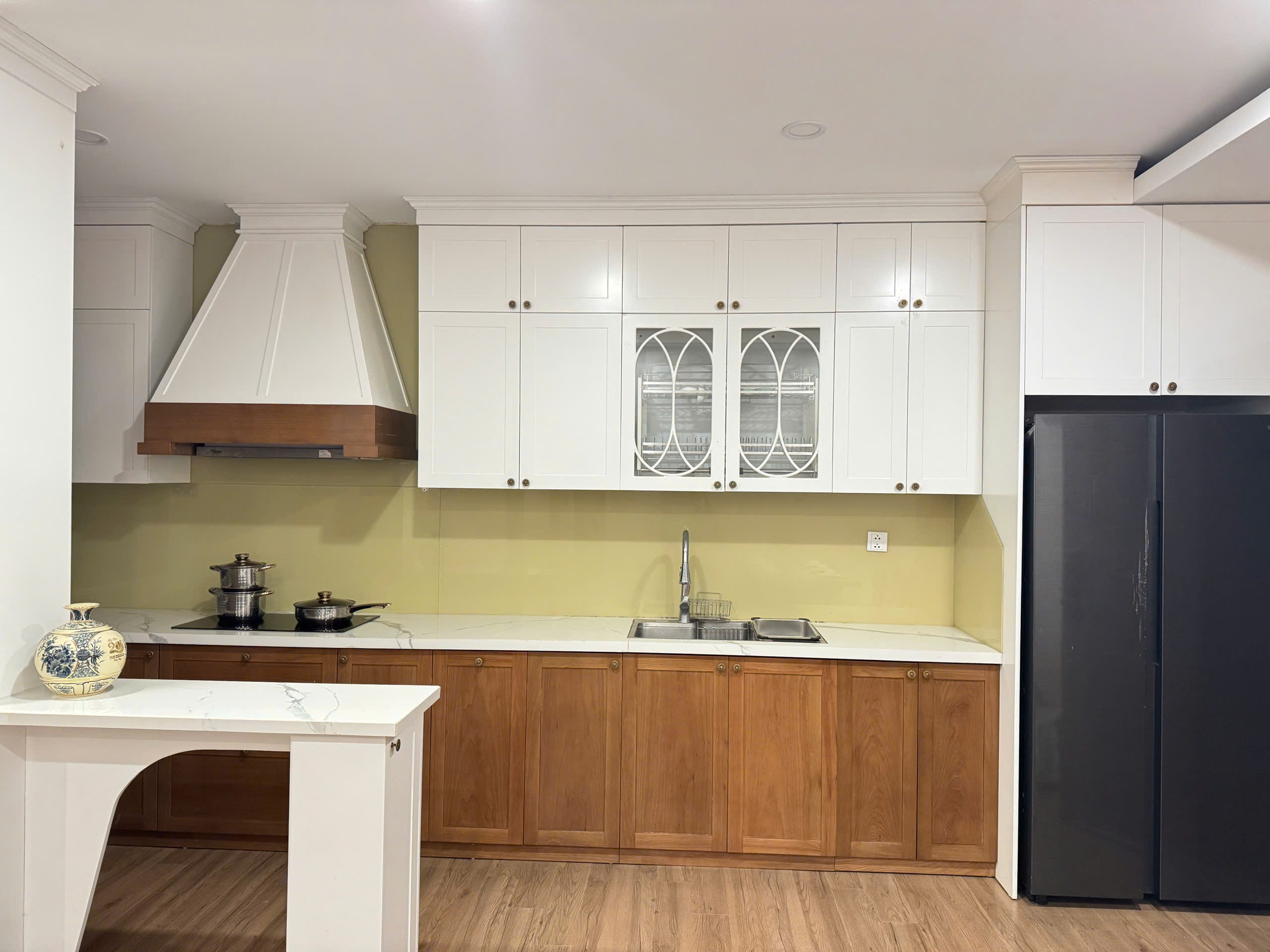 Cho thuê căn hộ tòa S2 sky oasis , 84m2 , 3pn , 2vs ,full nội thất . Giá 12tr 4