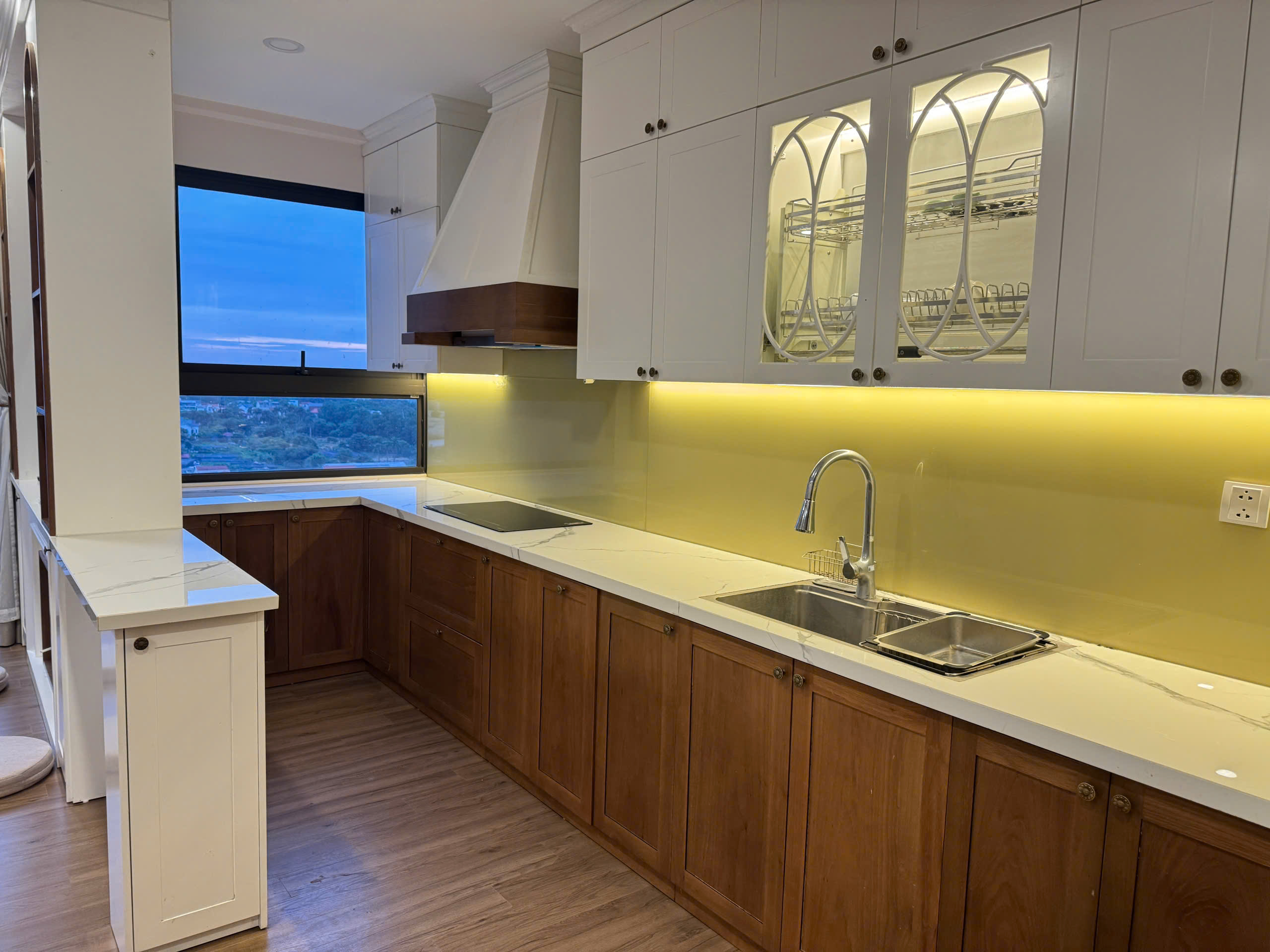 Cho thuê căn hộ tòa S2 sky oasis , 84m2 , 3pn , 2vs ,full nội thất . Giá 12tr 5