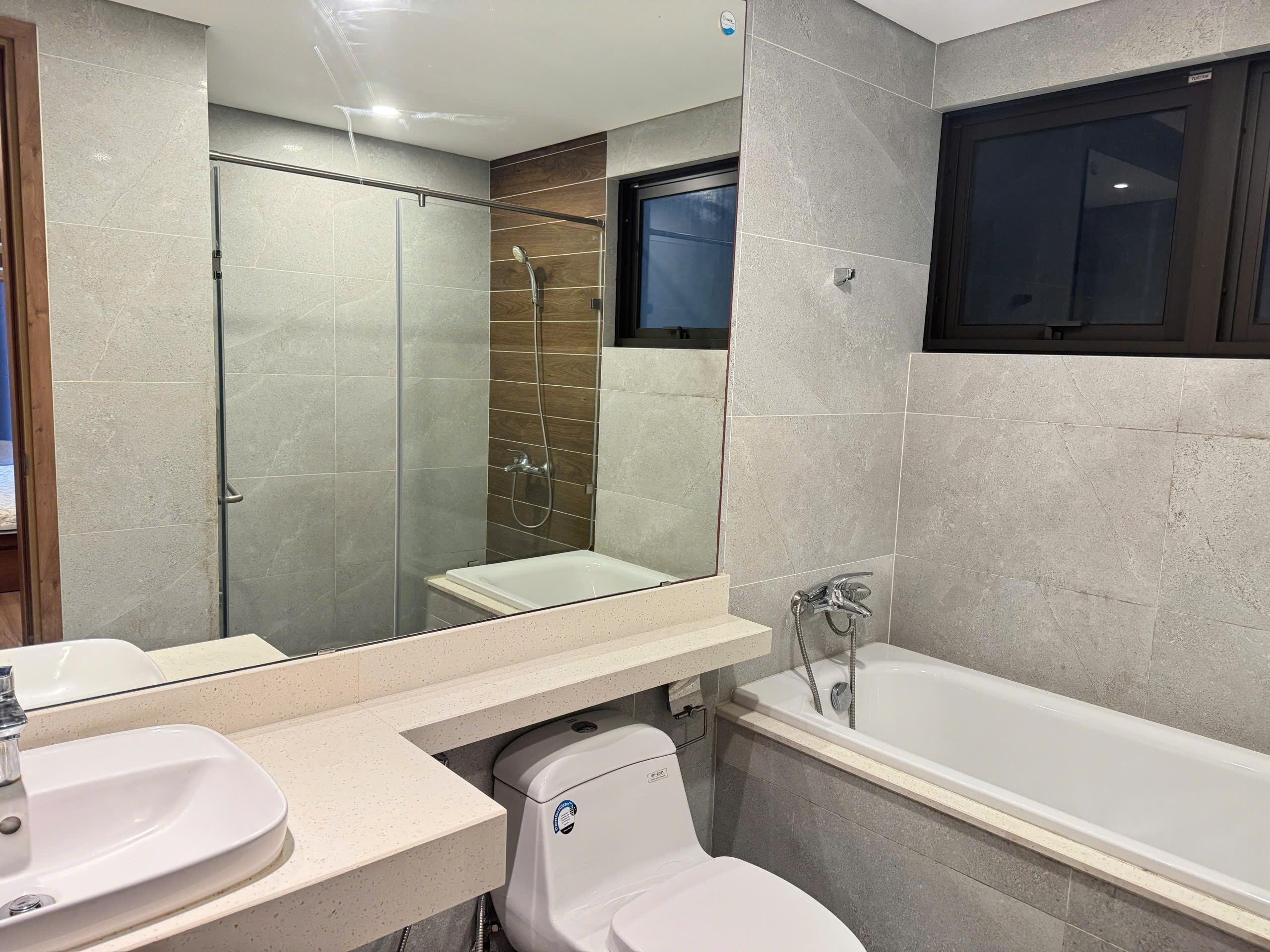 Cho thuê căn hộ tòa S2 sky oasis , 84m2 , 3pn , 2vs ,full nội thất . Giá 12tr 8