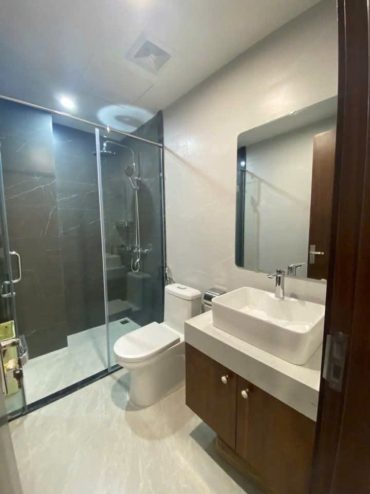 Cho thuê căn liền kề 60m2,hoàn thiện 5 tầng khu Thời Đại OCP3 6