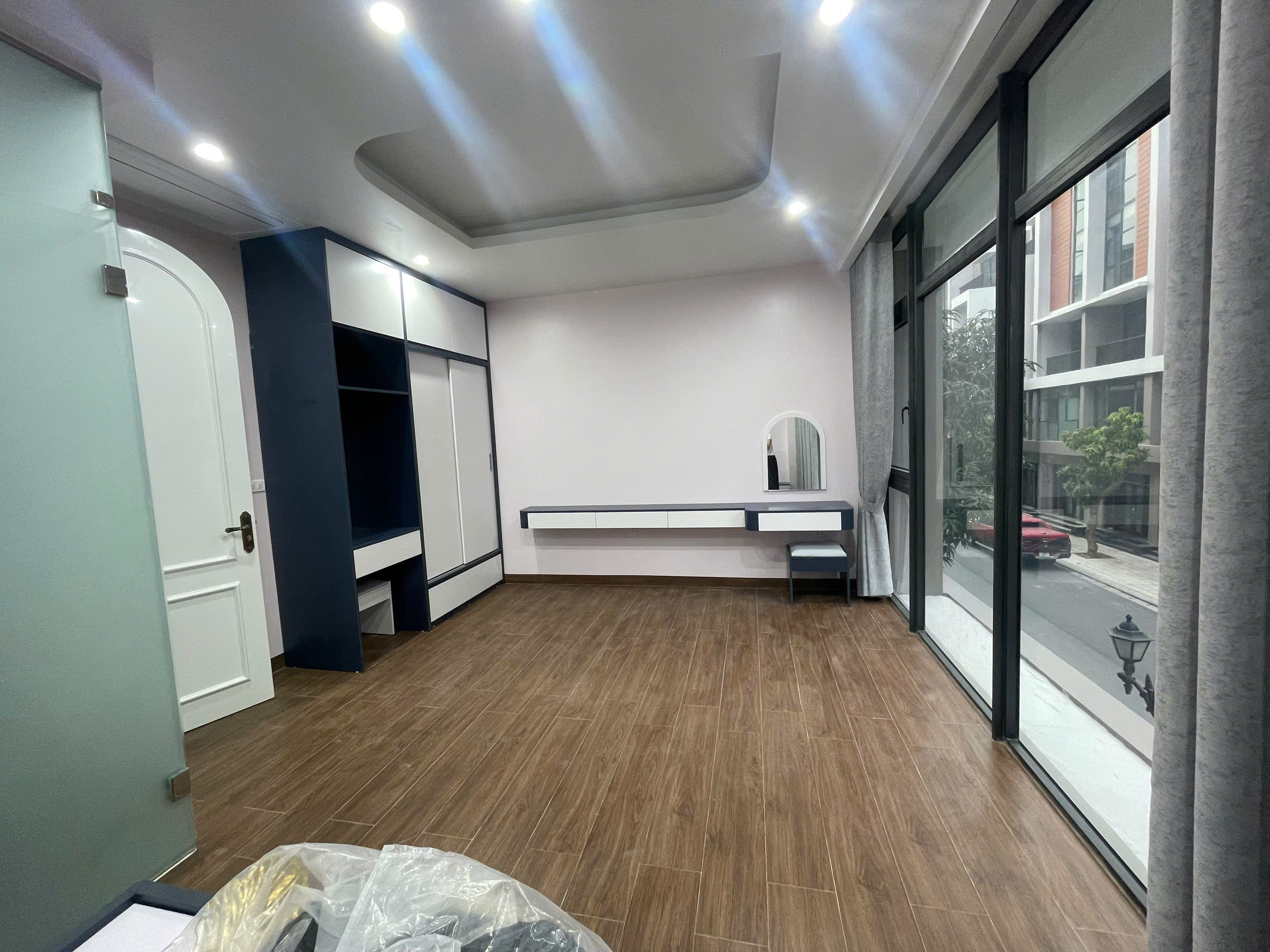 Cho thuê căn liền kề 78m2, 6 phòng ngủ,đủ đồ bên khu Vịnh Thiên Đường Vinhomes Ocean park 3 2