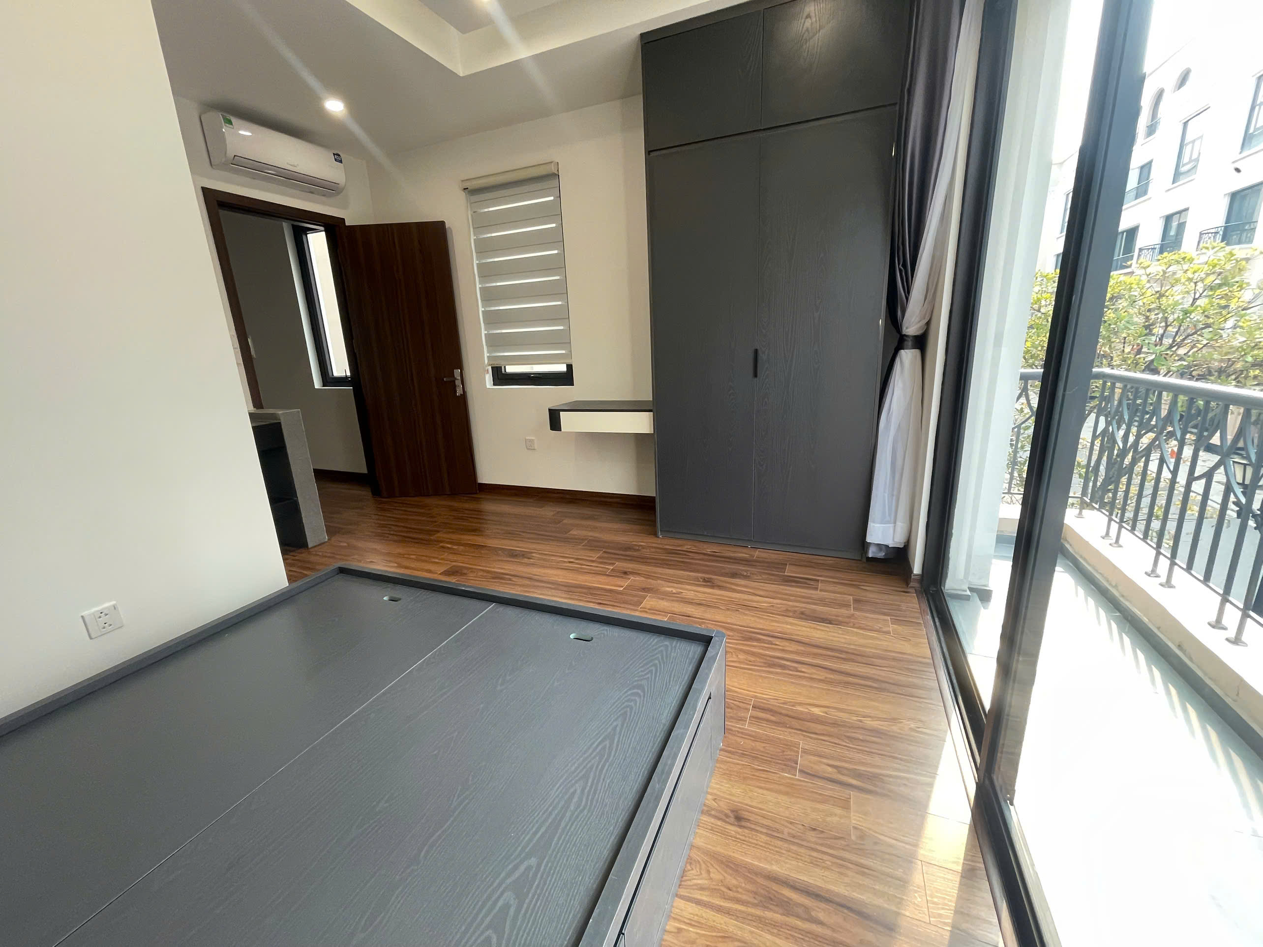 Cho thuê căn liền kề xẻ khe 5 phòng ngủ, đầy đủ đồ bên phân khu Cọ Xanh Vinhomes Ocean park 2 6