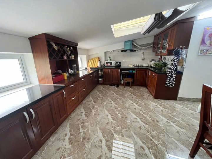 CHO THUÊ CĂN NHÀ PHỐ 90M2 ĐỂ Ở VÀ LÀM VĂN PHÒNG BÊN THẢO NGUYÊN ECOPARK 1