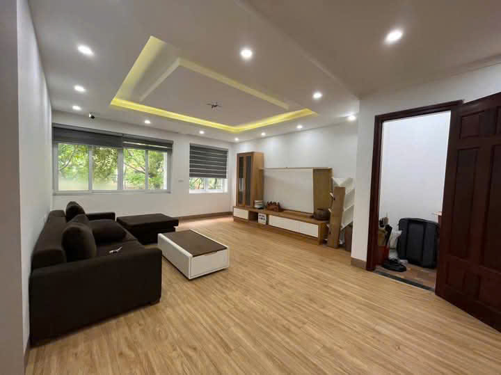 CHO THUÊ CĂN NHÀ PHỐ 90M2 ĐỂ Ở VÀ LÀM VĂN PHÒNG BÊN THẢO NGUYÊN ECOPARK 5
