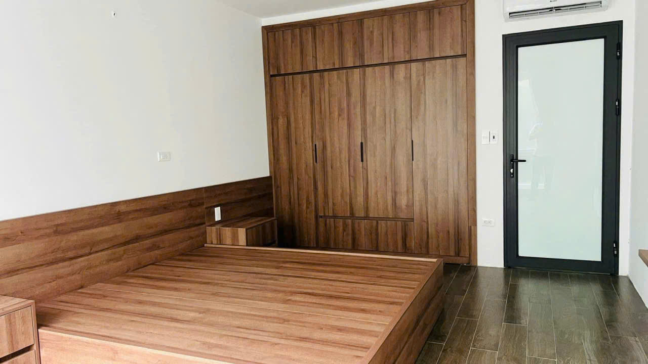 Cho thuê căn nhà phố mặt đường đôi 100m2,4pn, full đồ bên thảo nguyên Ecopark 4
