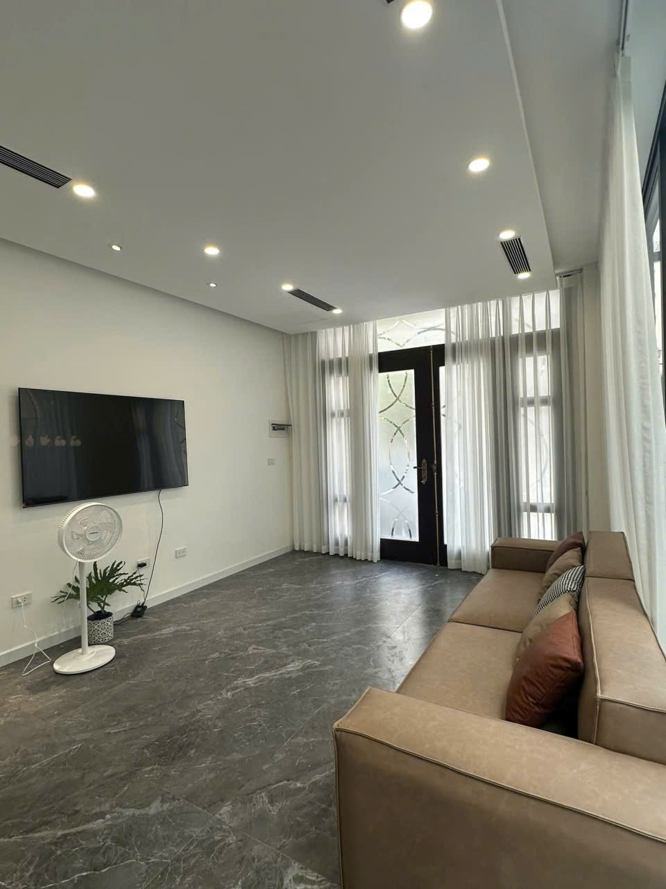 CHO THUÊ NHÀ 5 TẦNG XẺ KHE BÊN VINHOMES OCEANPARK 2 1