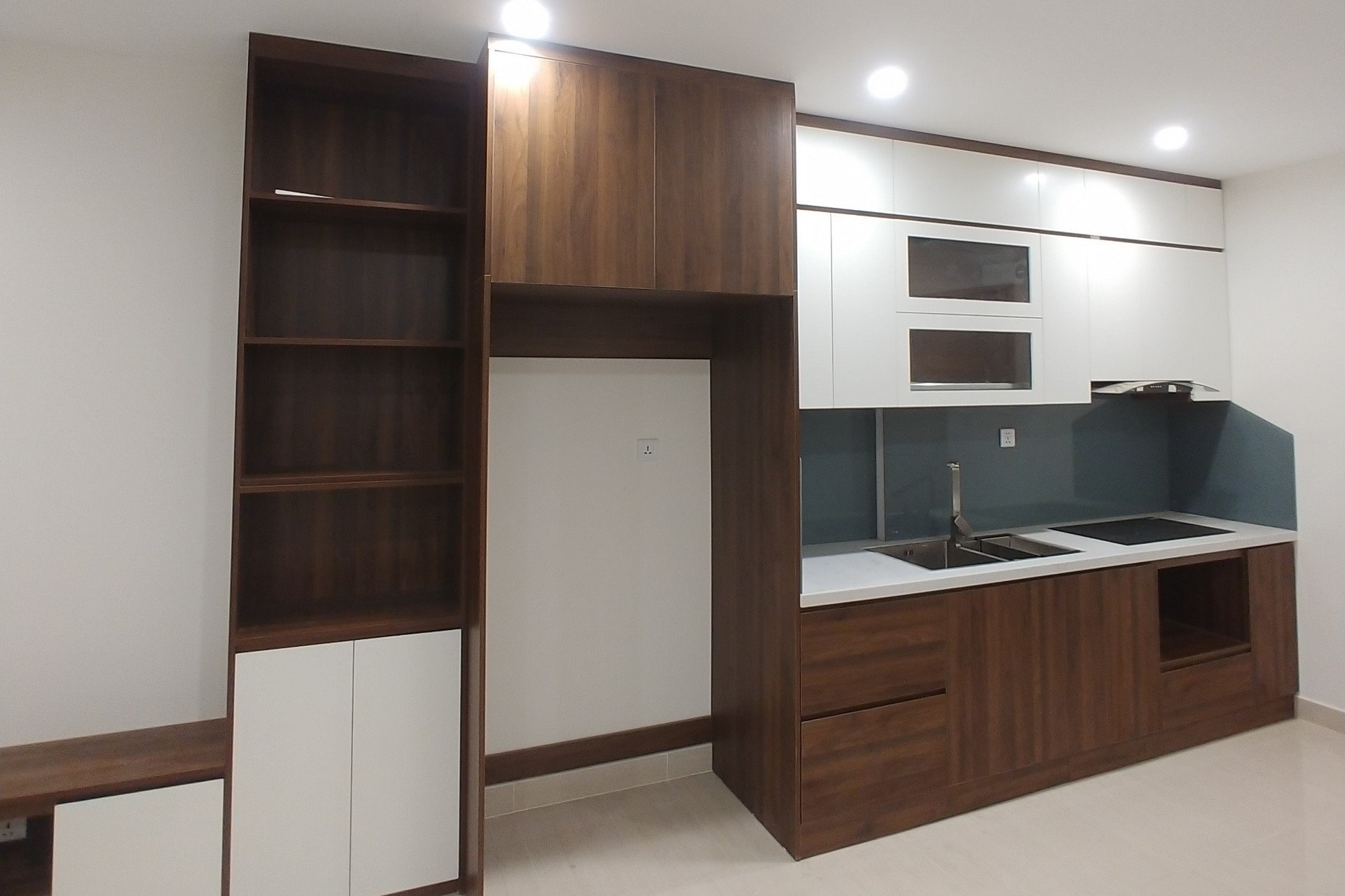 Chủ nhà cho thuê căn hộ 2 ngủ toà R2.02 Vinhomes Ocean Park diện tích 64m2 full nội thất chỉ việc ở 1