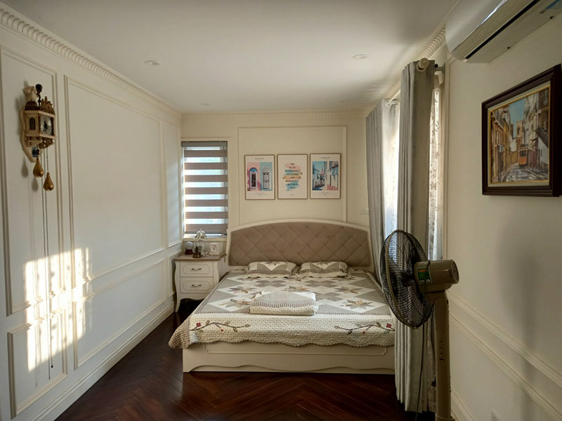Corner villa with large garden for rent in Ecopark 14