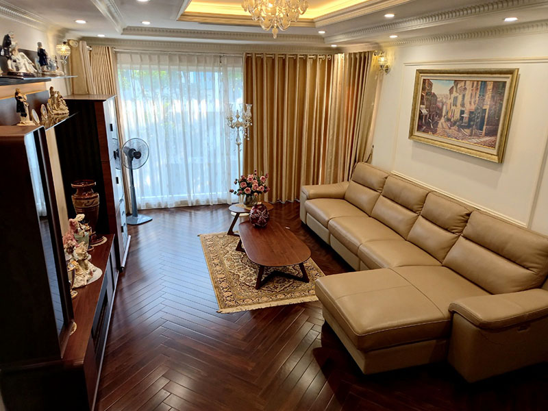 Corner villa with large garden for rent in Ecopark 7