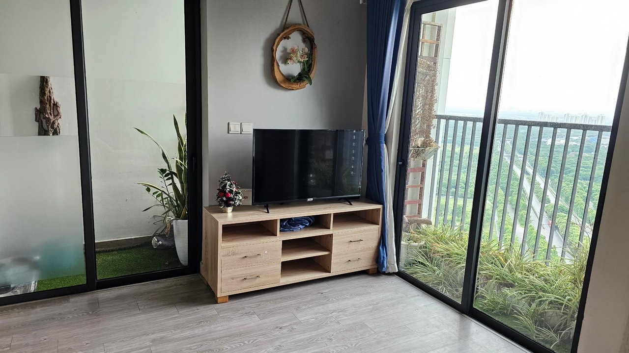 High floor 2 bedrooms apartment in Sky 2 building 2