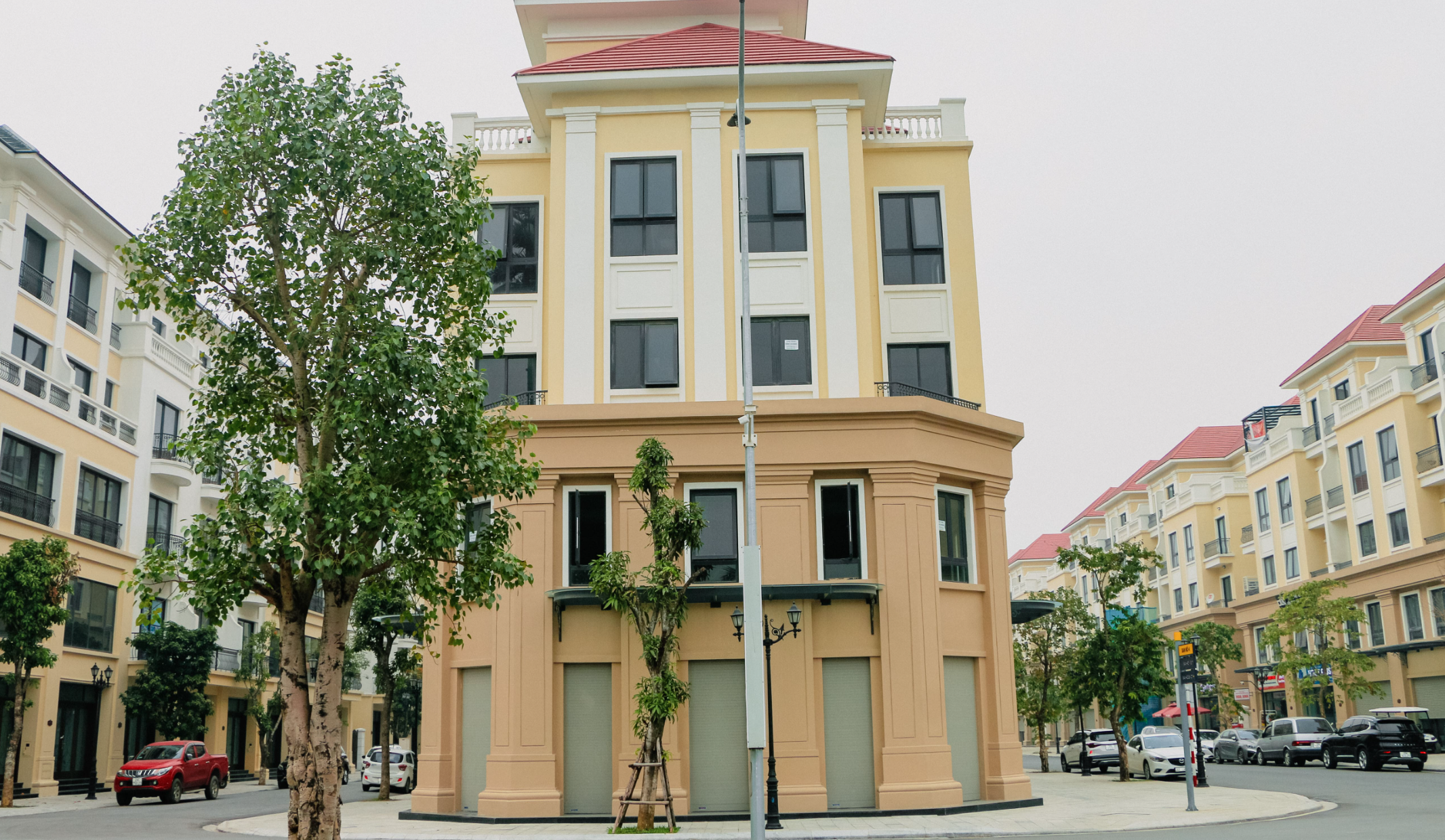 Bán cắt lỗ căn góc shophouse hướng Tây San Hô 3, mặt tiền Đại Lộ San Hô 51m - 176m2 - Vinhomes Ocean Park 2