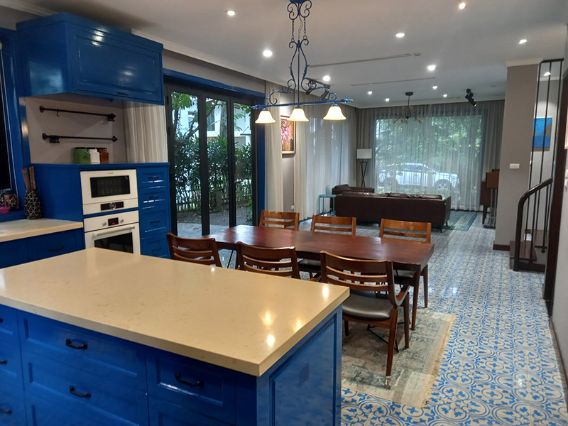 Modern and airy 4 bedrooms villa to rent in Ecopark 6