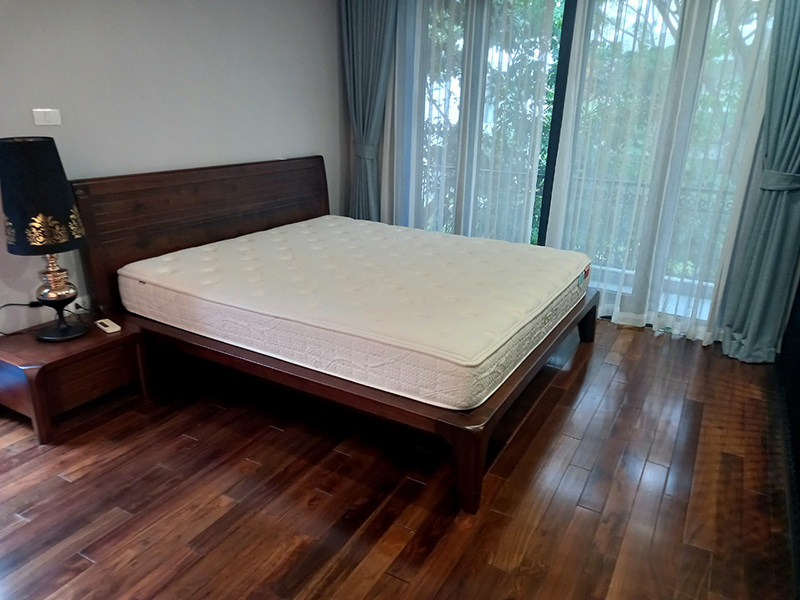 Modern and airy 4 bedrooms villa to rent in Ecopark 9