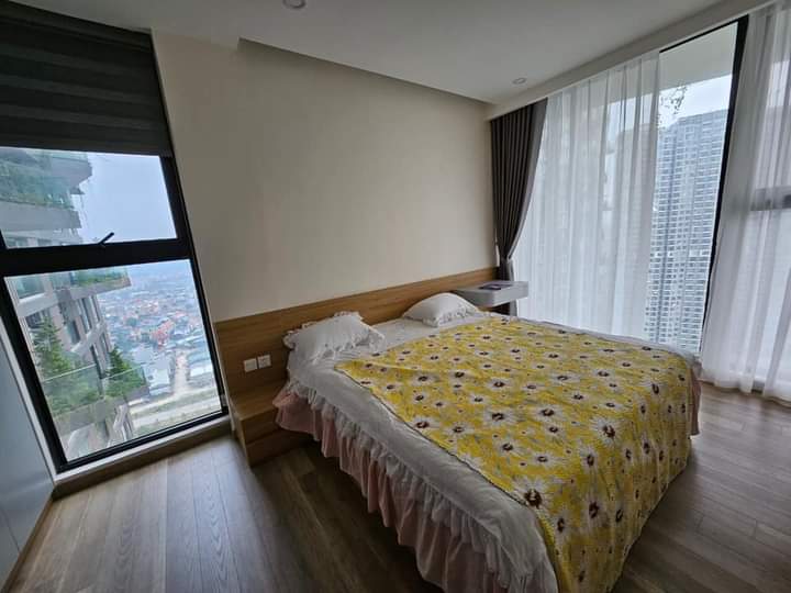 New 3 bedrooms apartment has big balcony in Solforest 6