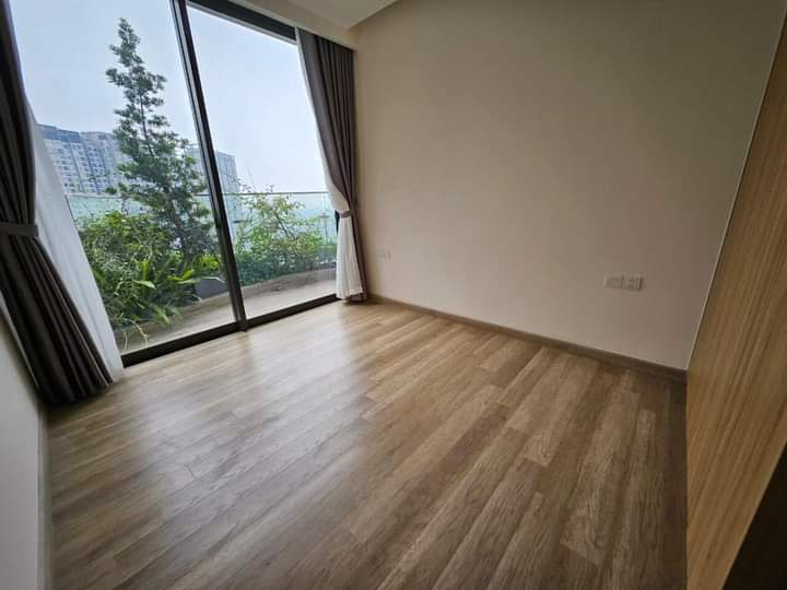 New 3 bedrooms apartment has big balcony in Solforest 9
